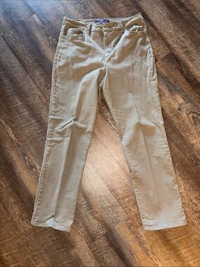 Gloria Vanderbilt Straight Leg Jeans in Light Tan